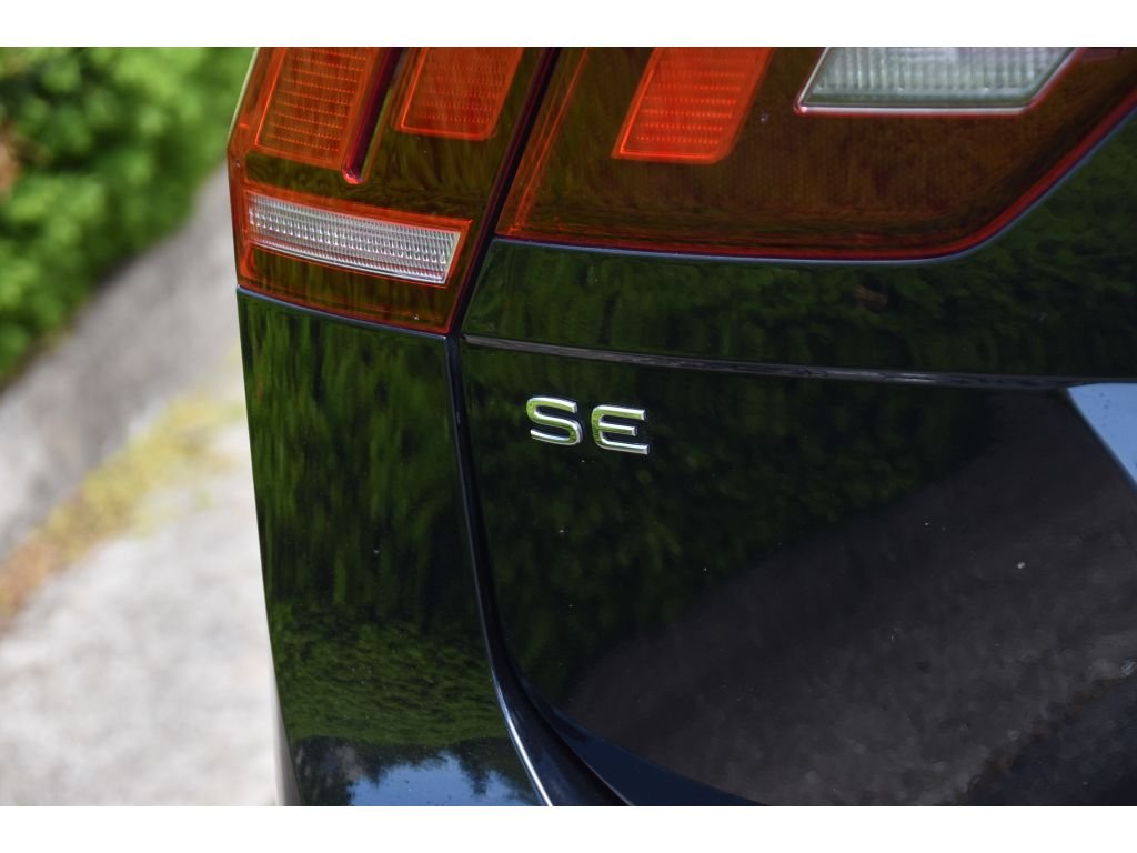 Used 2022 Deep Black Pearl Volkswagen SE R-Line Black image 29