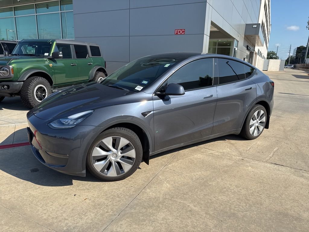 2023 Tesla Model Y's photo