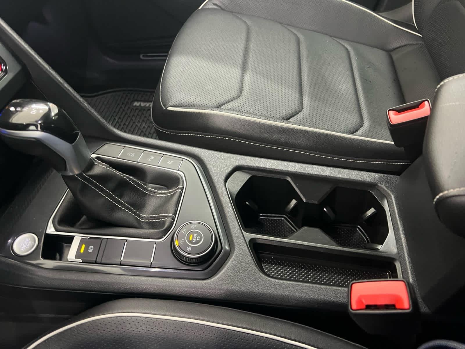 2022 Volkswagen Tiguan SEL R-LINE - Photo 22