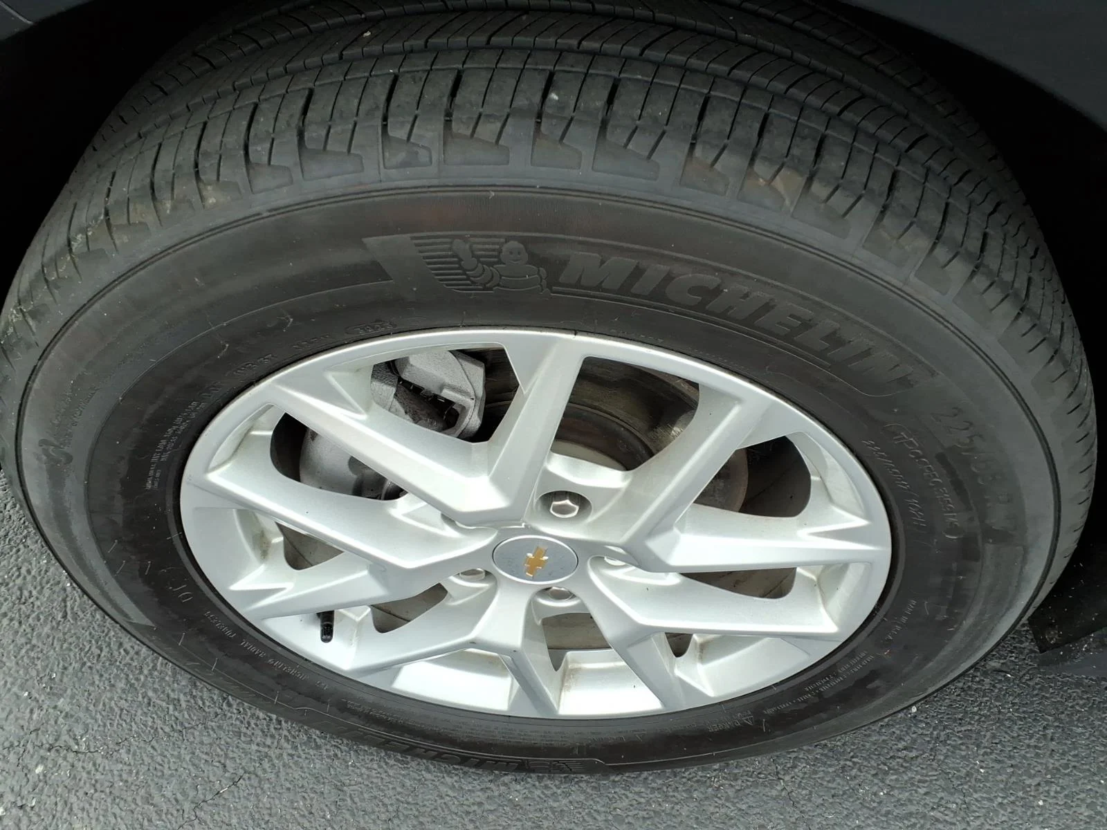 Used 2024 Mosaic Black Metallic Chevrolet LT image 18
