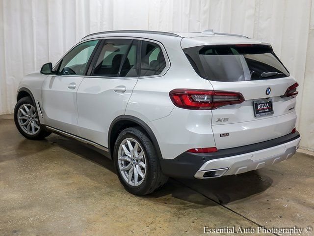 Used 2022 White BMW xDrive40i image 8