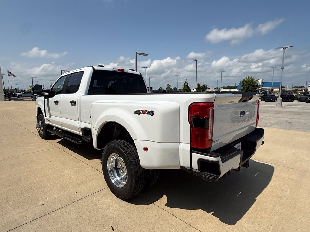New 2026 Oxford White Ford F-350® XL image 3