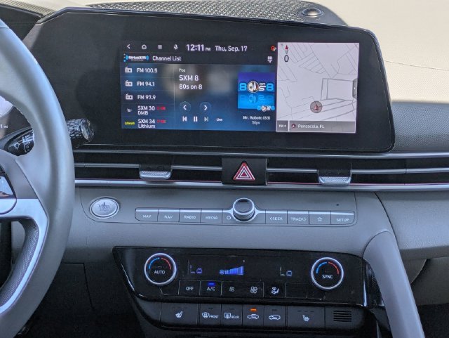 Used 2025 Gray Hyundai SEL Convenience image 31