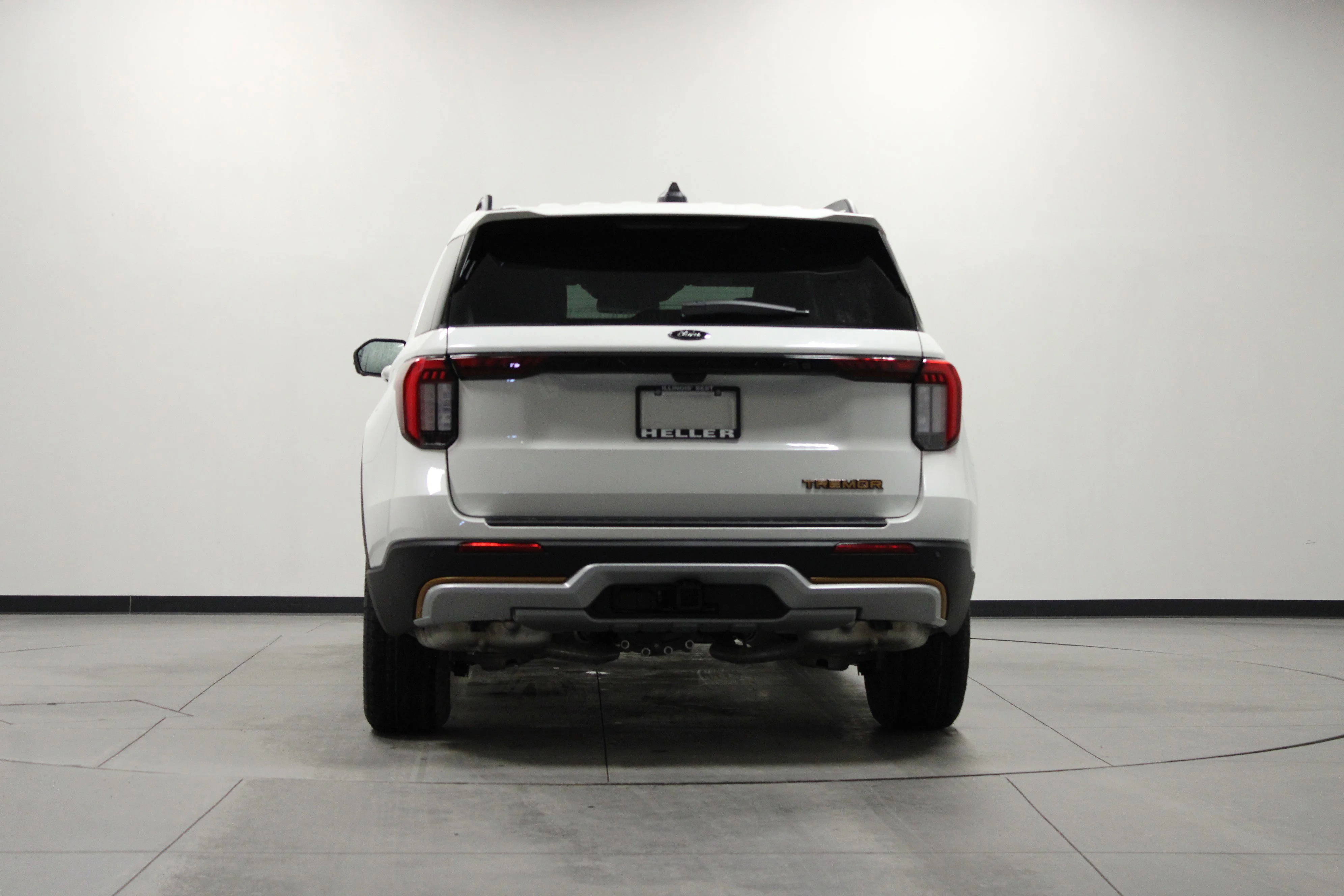 New 2026 Star White Metallic Tri-Coat Ford Tremor® image 5