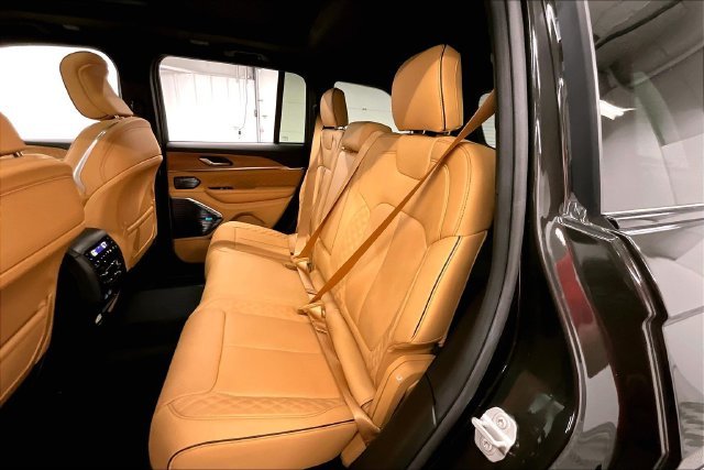 Used 2024 Rocky Mountain Pearlcoat Jeep Summit Reserve image 25