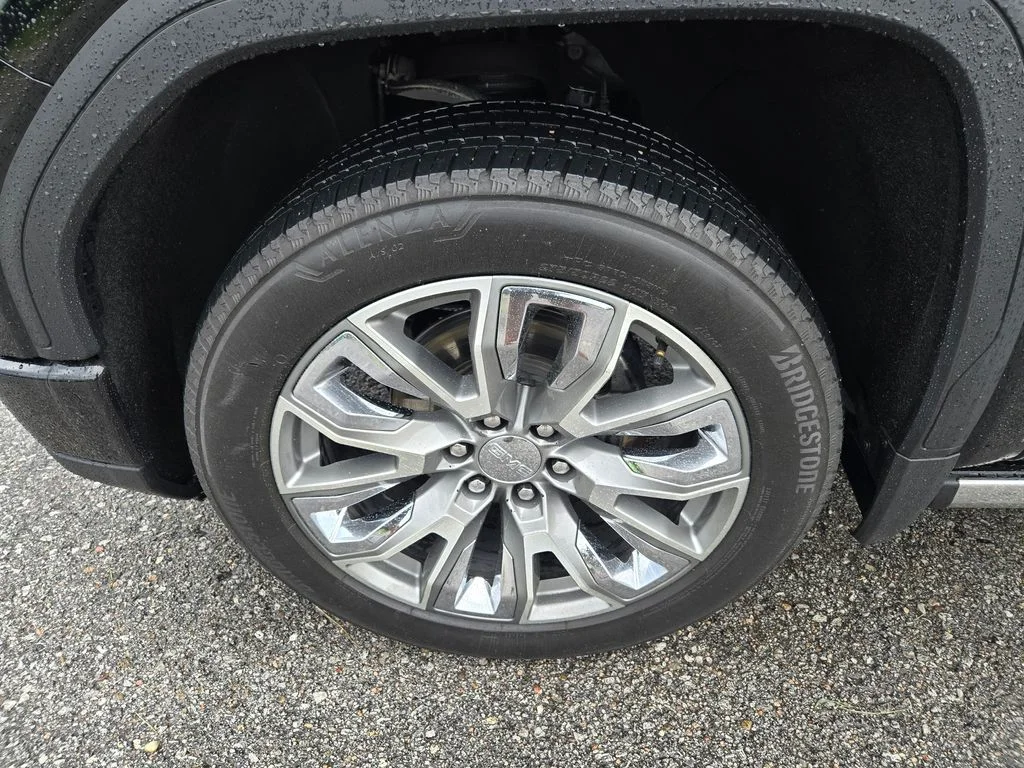 Used 2025 Black GMC Denali image 12