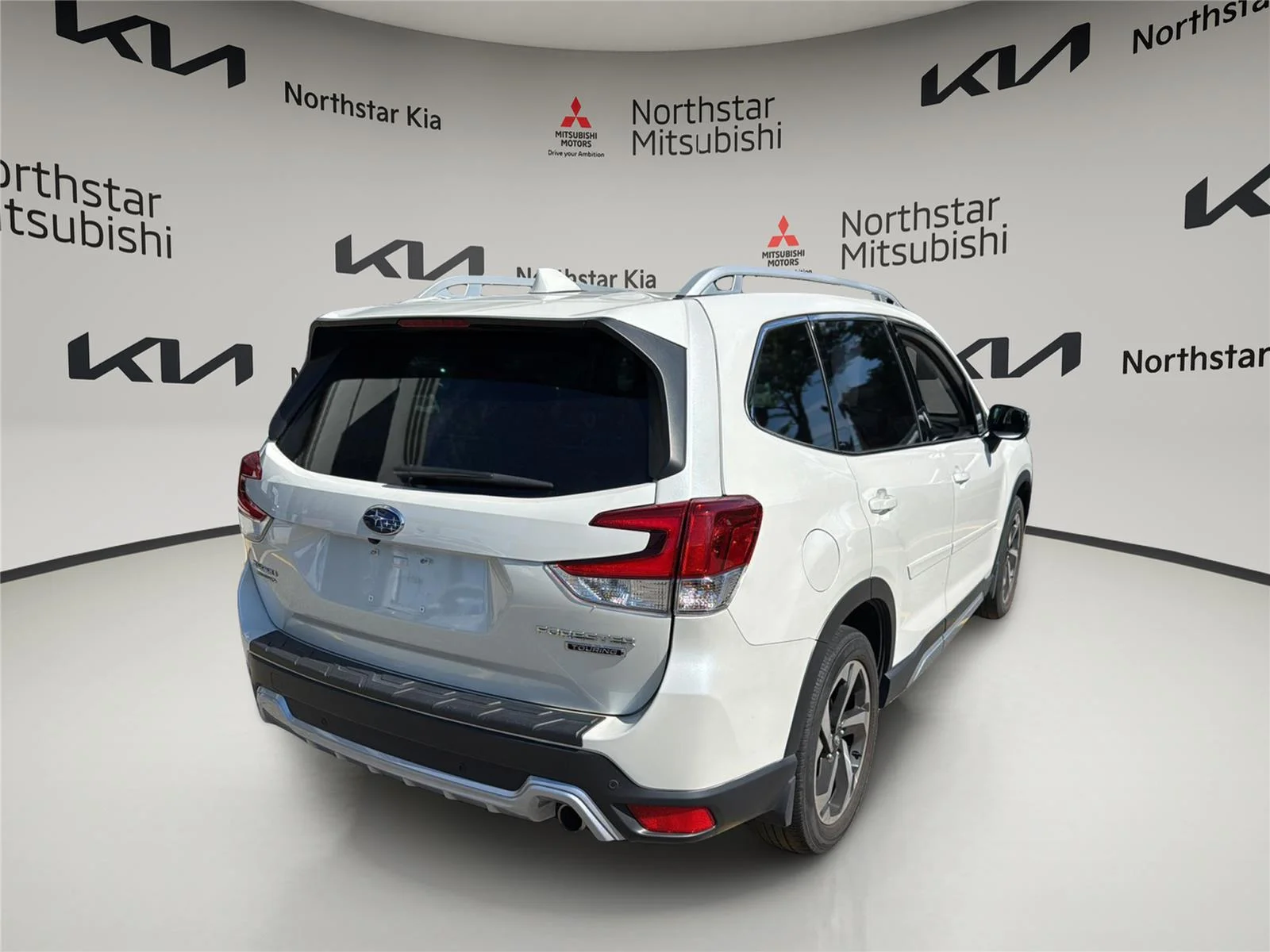 Used 2022 Crystal White Pearl Subaru Touring image 5