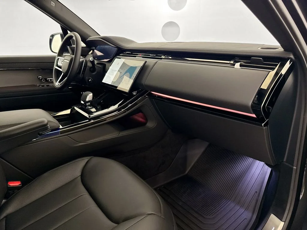New 2026 Carpathian Grey Land Rover SE image 31