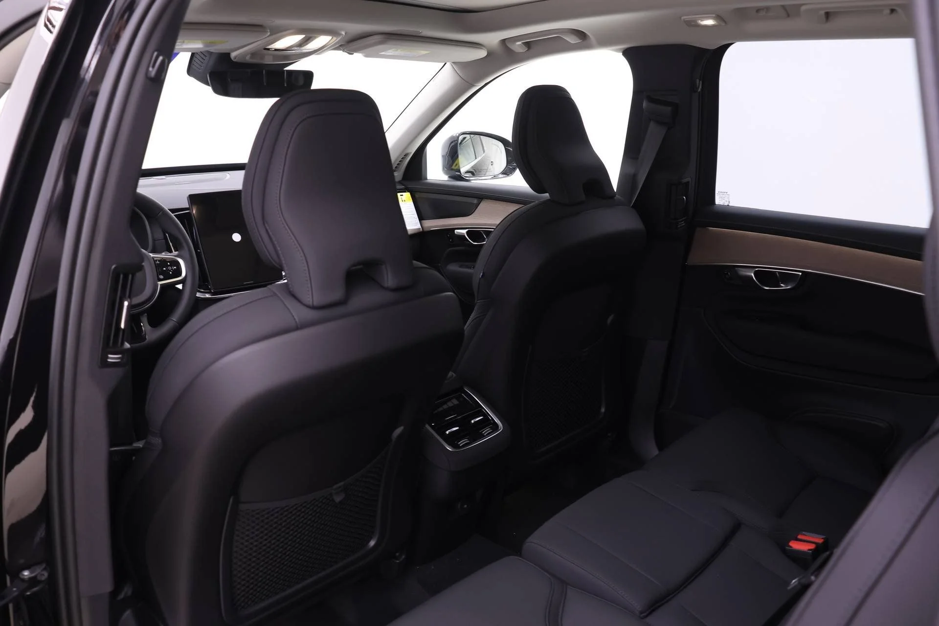 New 2026 Onyx Black Volvo Plus image 14