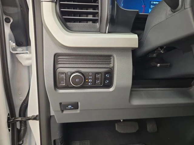 New 2026 Oxford White Ford F-350® XLT image 38