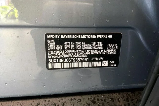 New 2026 Skyscraper Grey Metallic BMW sDrive40i image 13