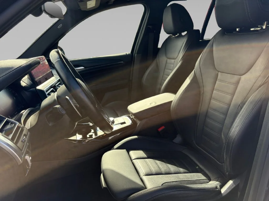 Used 2023 Black BMW M40i image 10