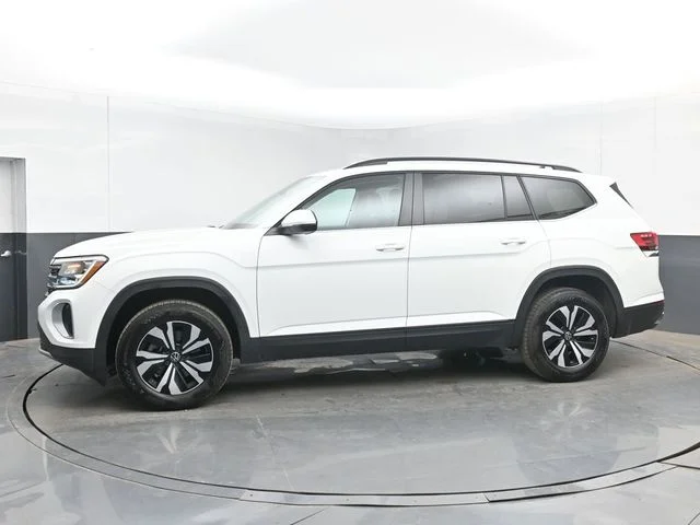Used 2024 White Volkswagen 2.0T SE image 5