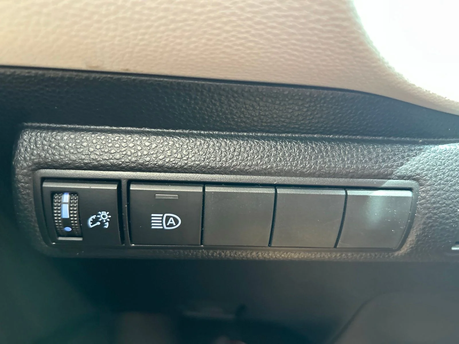 Used 2022 Celestite Toyota SE image 25