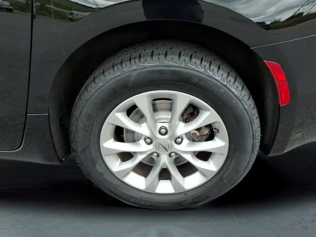 Used 2024 Black Chrysler Touring L image 12