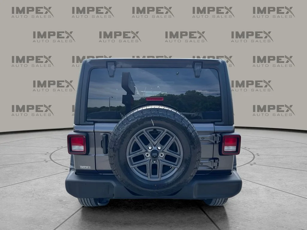Used 2025 Gray Jeep Sport S image 4