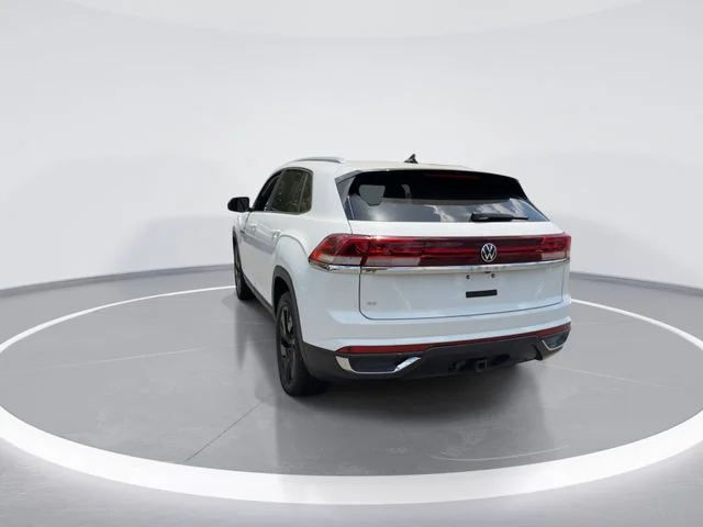 Used 2024 White Volkswagen 2.0T SE w/Technology image 7