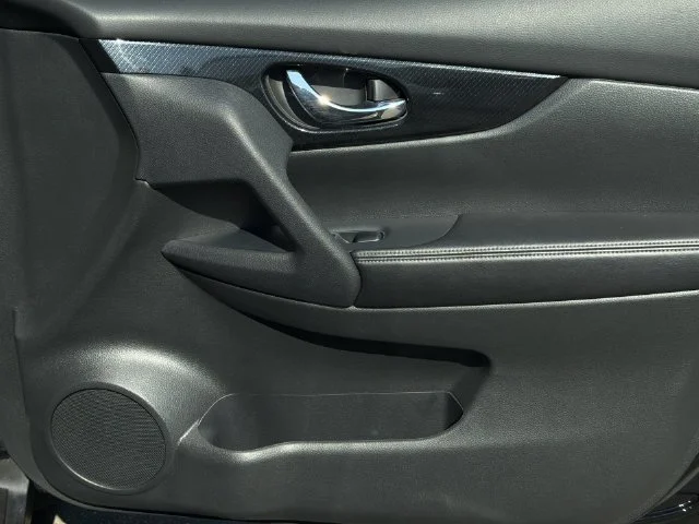 Used 2019 Black Nissan SL image 37