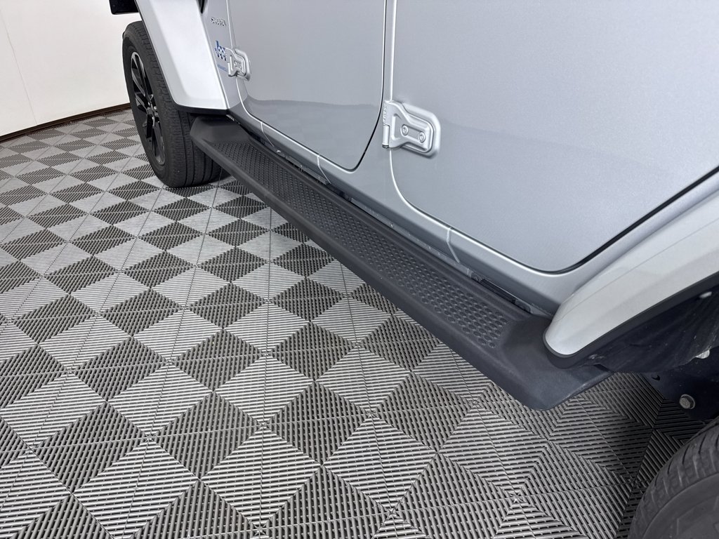 Used 2023 Silver Zynith Clearcoat Jeep Sahara image 30