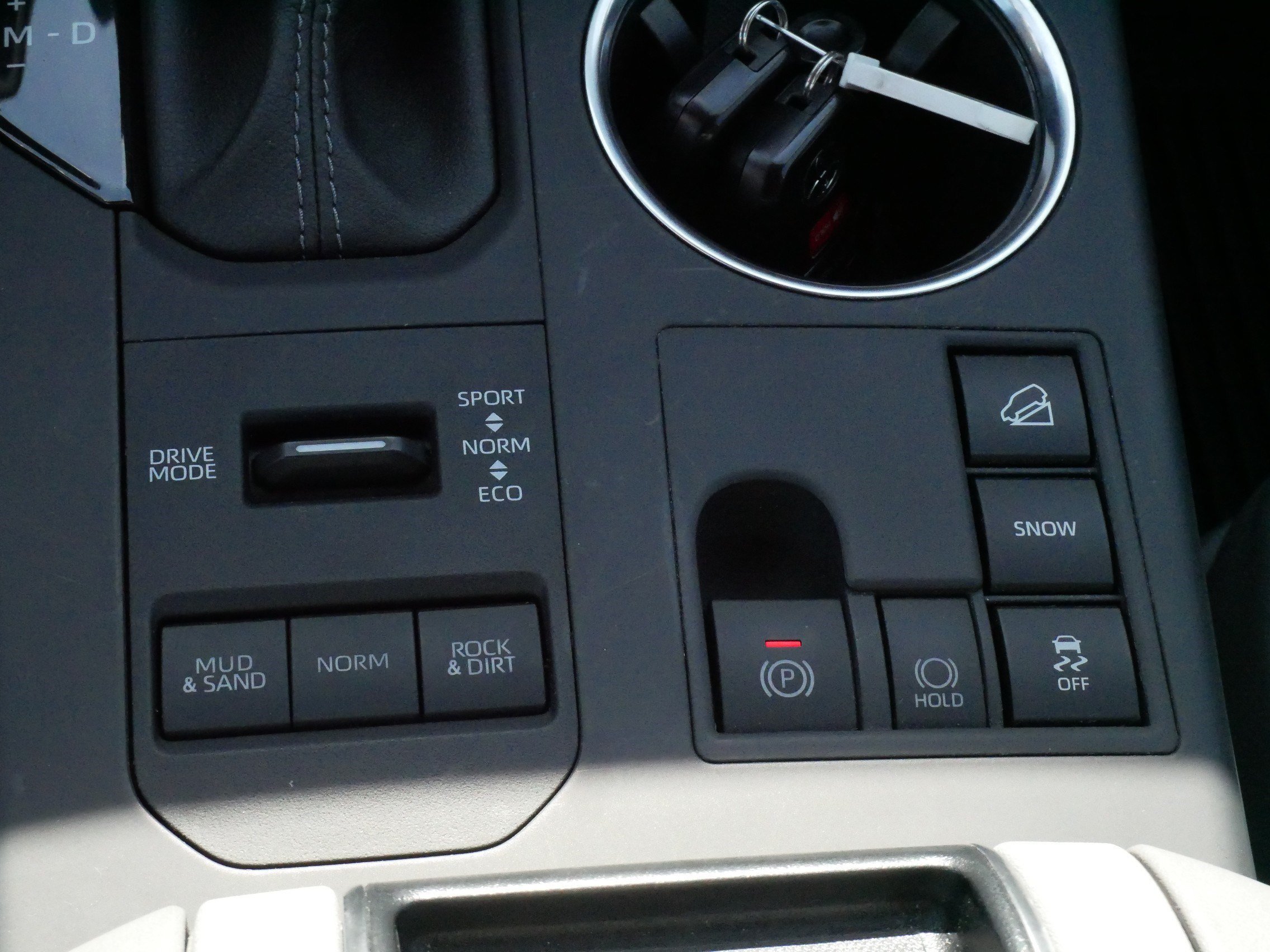 Certified Used 2025 CELESTIAL SILVER Toyota XLE image 25