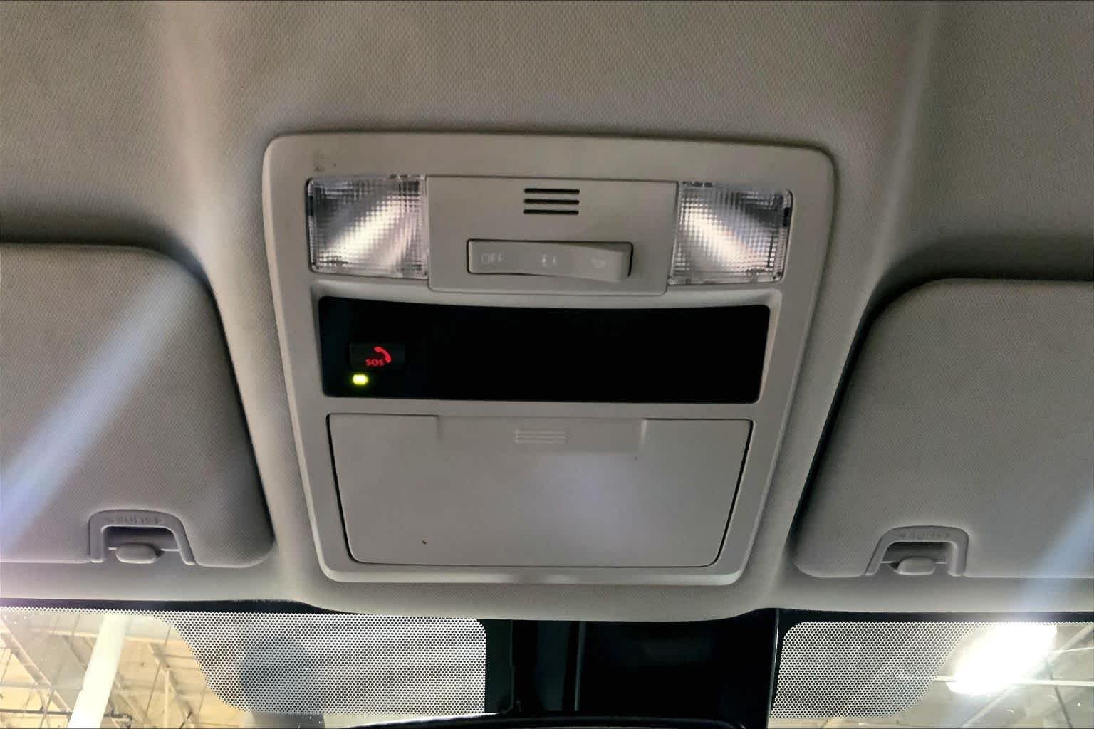 Used 2022 White Toyota SR5 image 34
