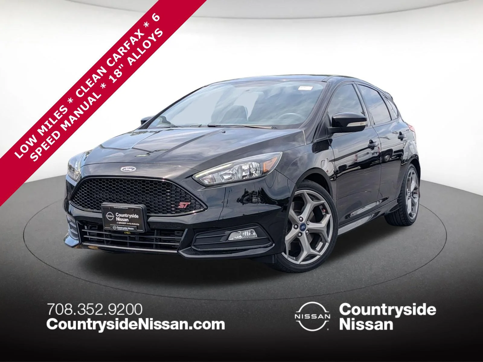 2017 Ford Focus 5 Door Hatch ST's photo