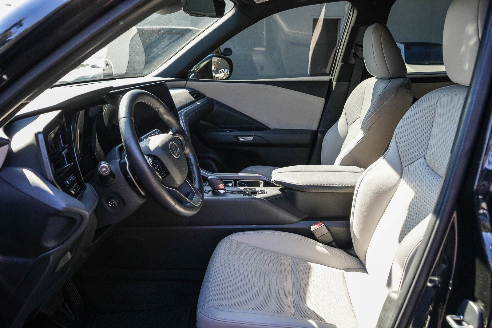 2025 Lexus TX Base - Photo 14