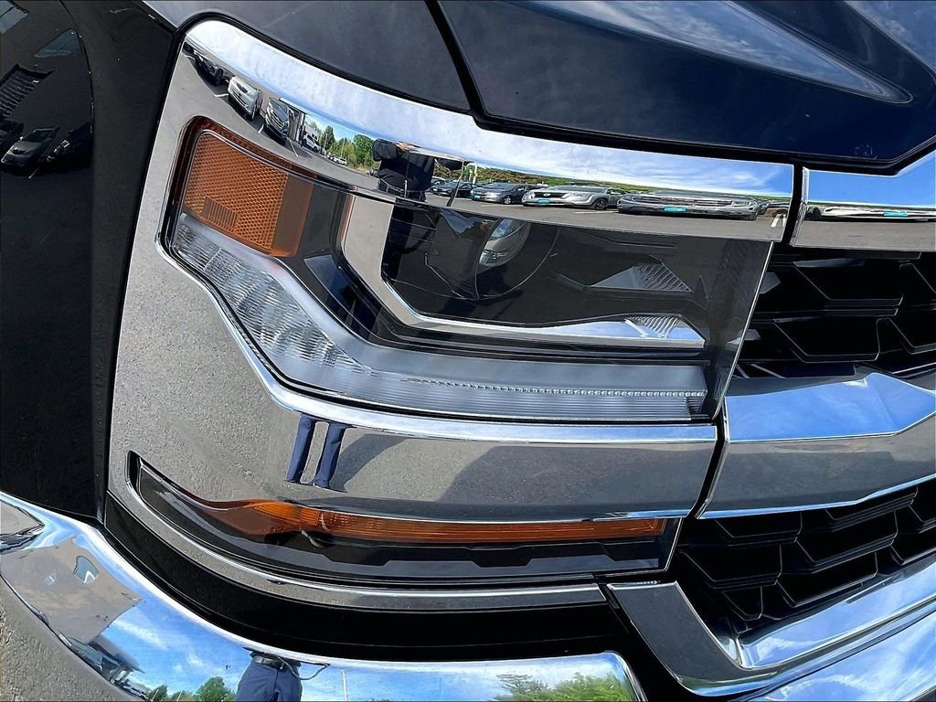 Used 2016 Black Chevrolet LT image 33