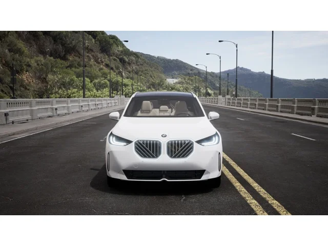 New 2026 Alpine White BMW 30 xDrive image 3