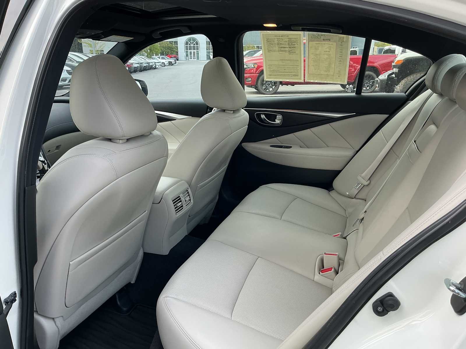 Used 2021 Majestic White INFINITI 3.0t SENSORY image 27