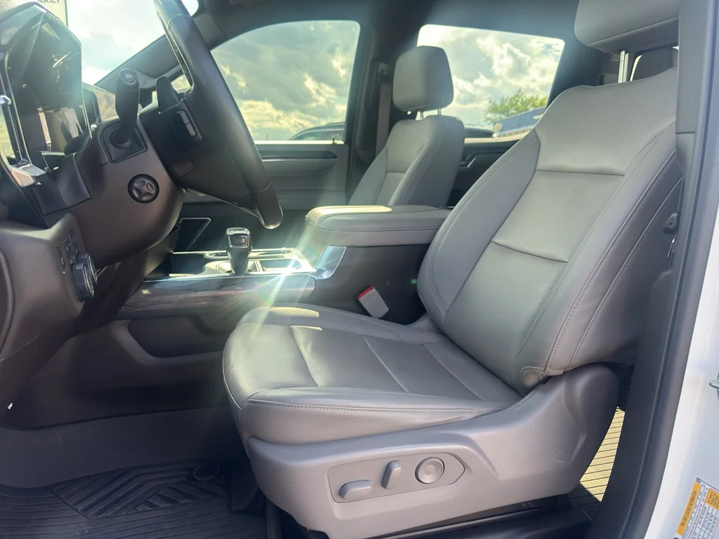 Used 2023 Summit White Chevrolet LTZ image 13