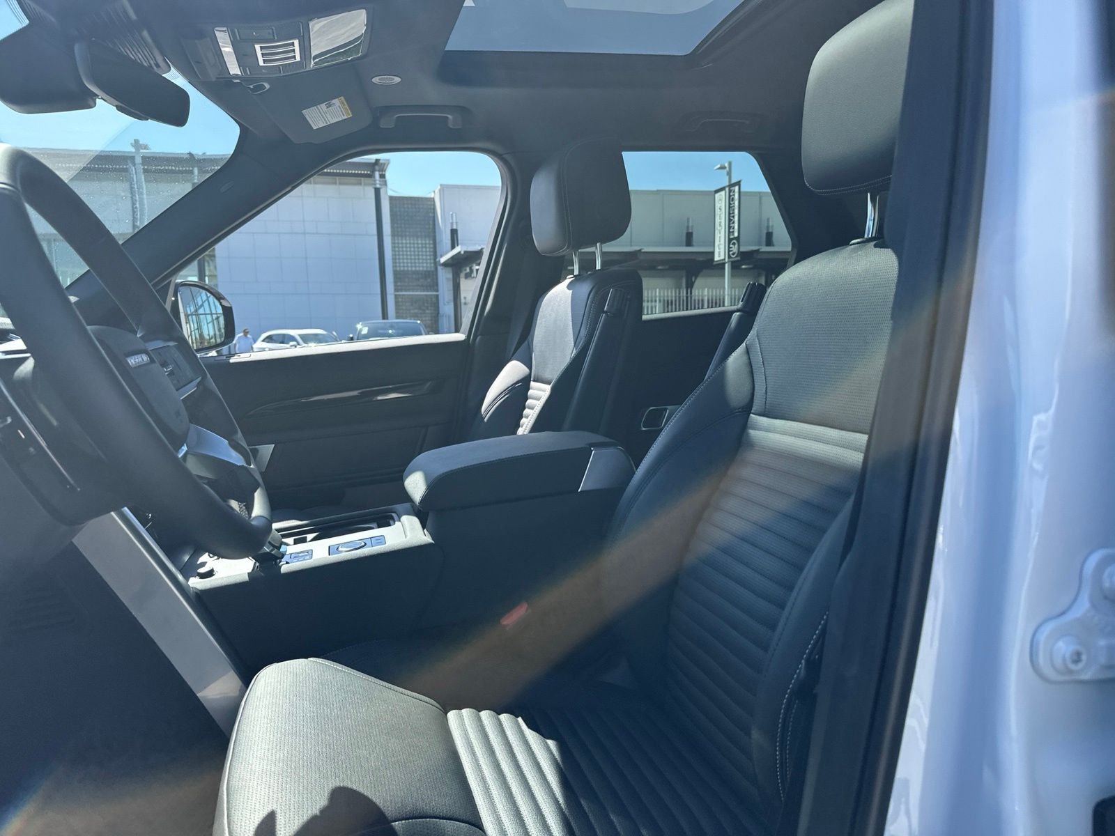 Used 2026 Fuji White Land Rover S image 11