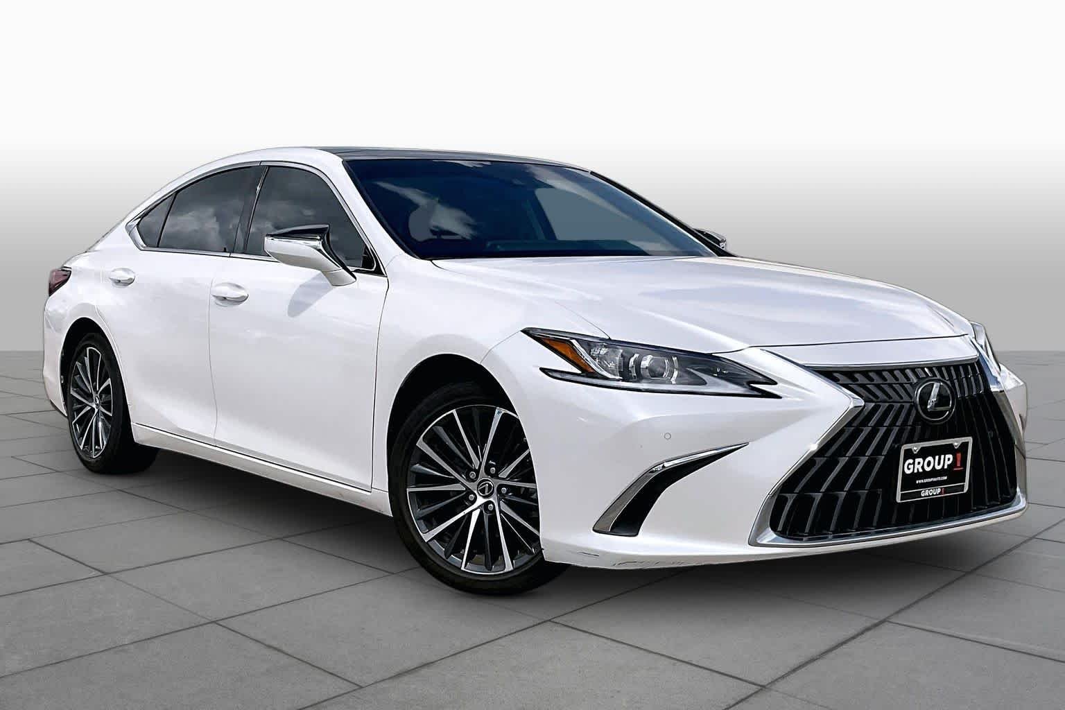 Used 2024 Eminent White Pearl Lexus  image 3