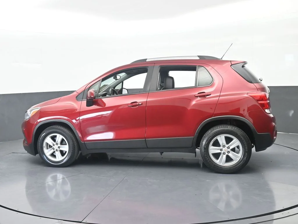 Used 2021 Chevrolet Trax LT with VIN KL7CJLSB5MB332324 for sale in Miami Lakes, FL