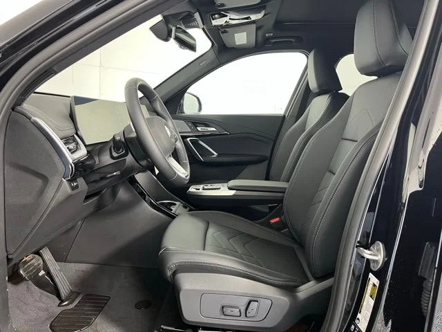 New 2026 Jet Black BMW xDrive28i image 10