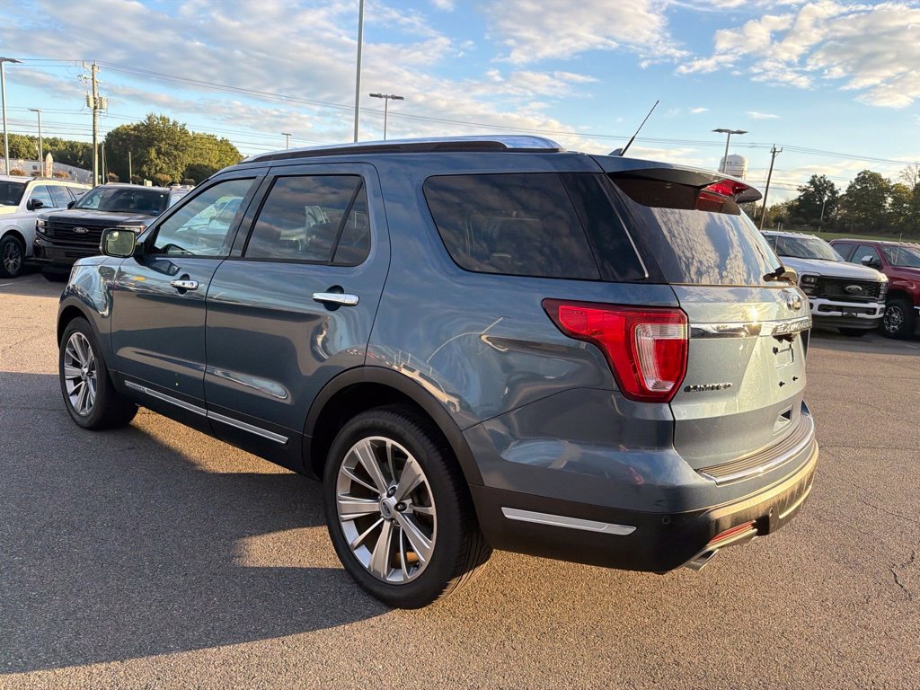 Used 2018 Blue Metallic Ford Limited image 6