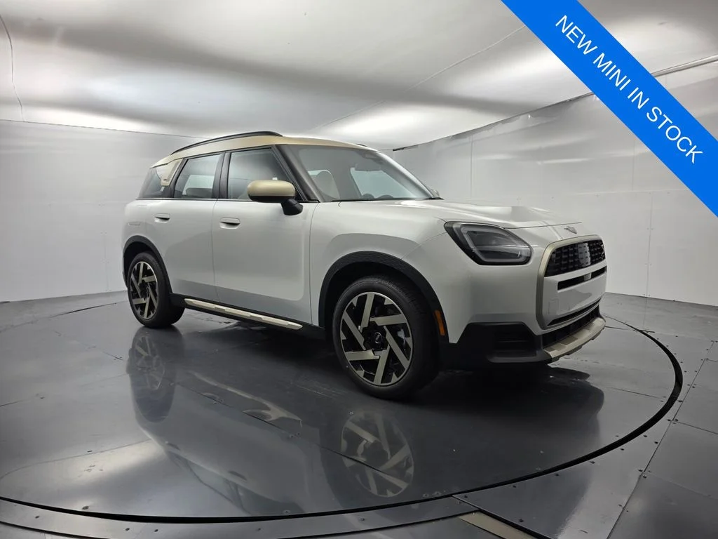 New 2027 White MINI Signature Plus image 1