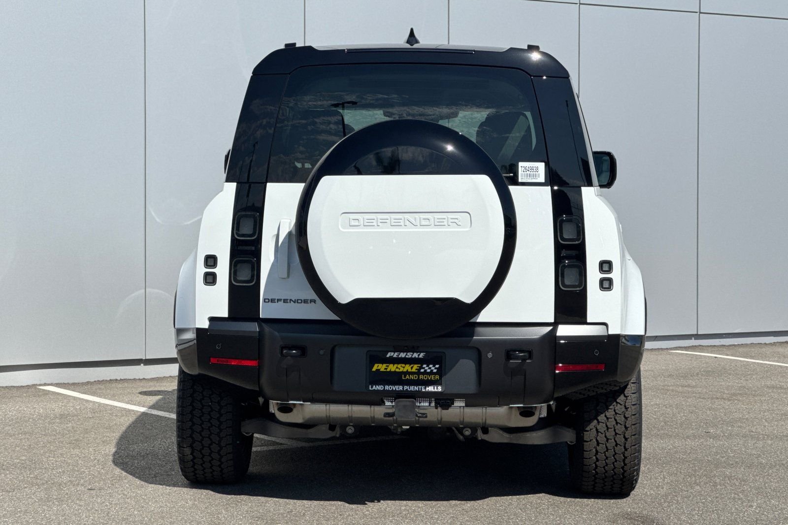 New 2026 Fuji White Land Rover X-Dynamic SE image 4