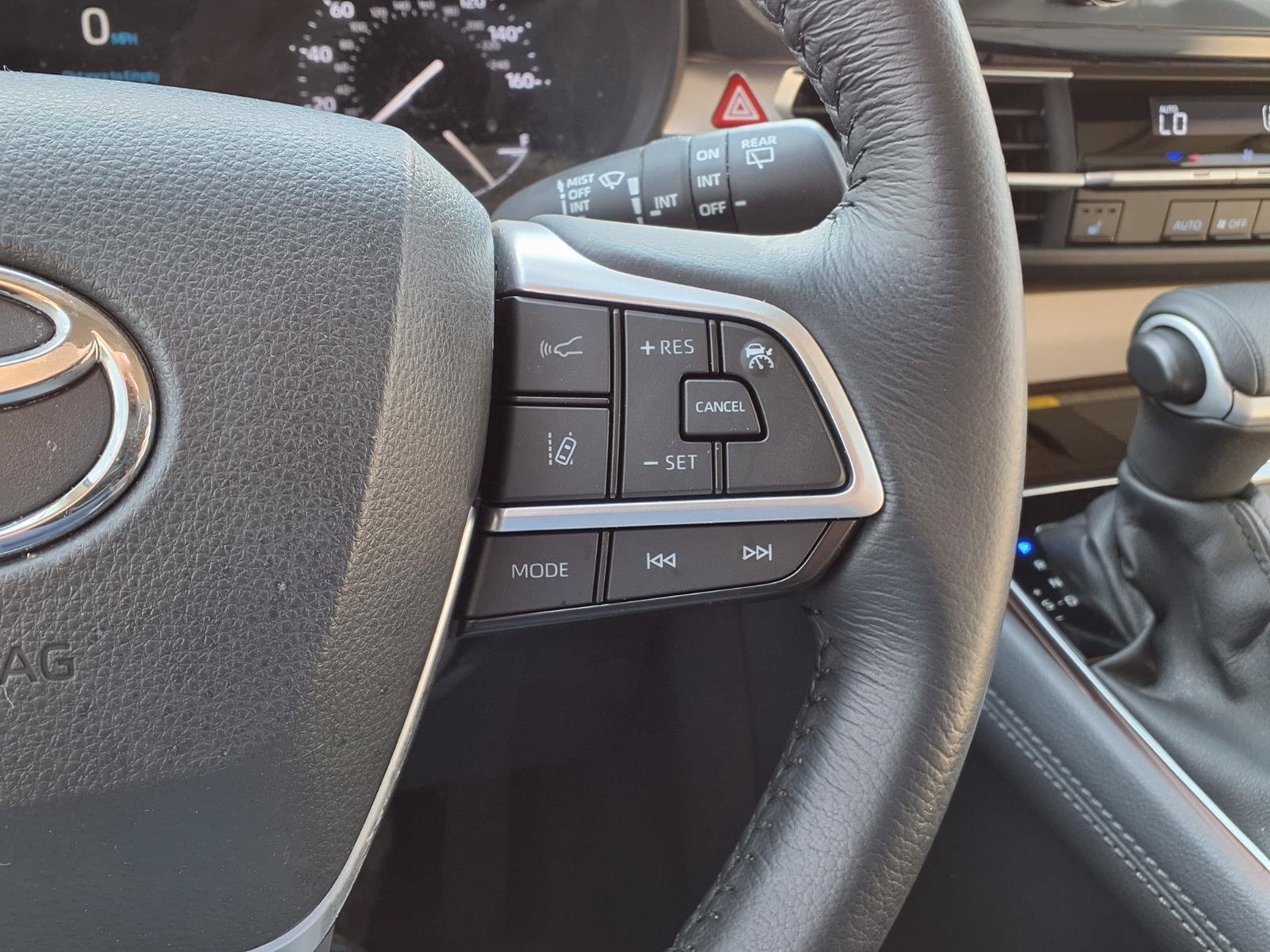 Certified Used 2024 Pearl Toyota XLE image 21