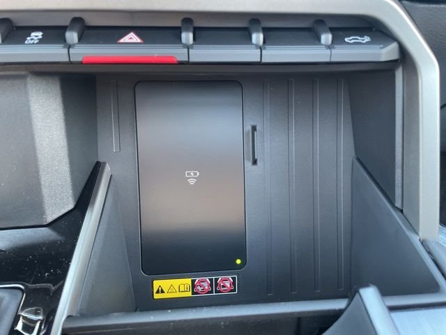 New 2026 Wind Chill Pearl <sup>1</sup> Toyota  Platinum image 18