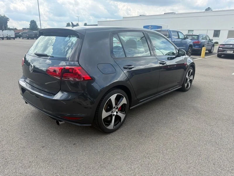 Used 2017  Volkswagen Autobahn image 20