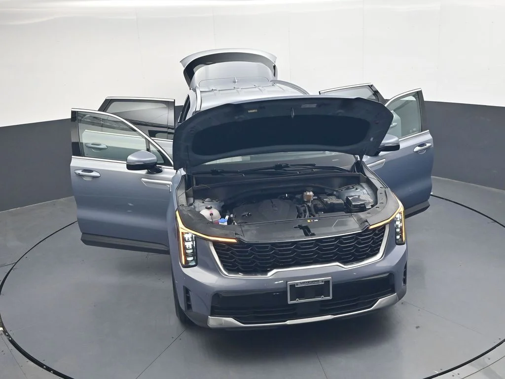 Used 2025 Silver Kia S image 37