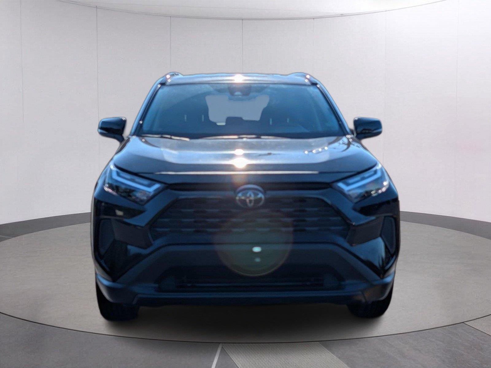 Used 2025 Midnight Black Metallic Toyota XLE image 8