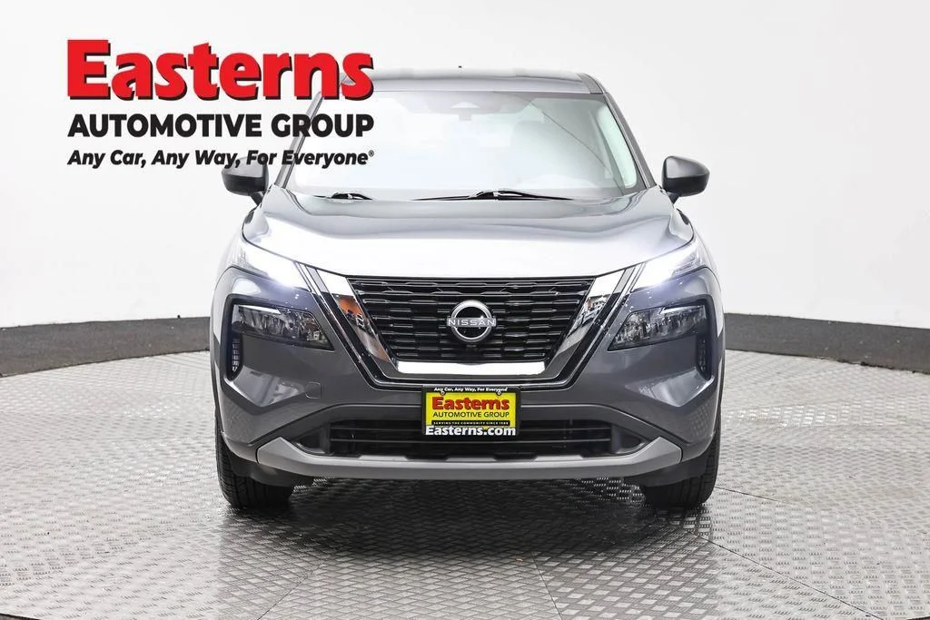 Used 2023 Gray Nissan S image 2