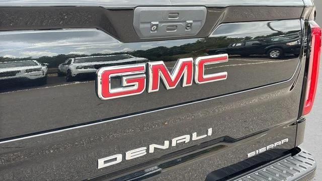 Used 2020 Black GMC Denali image 41