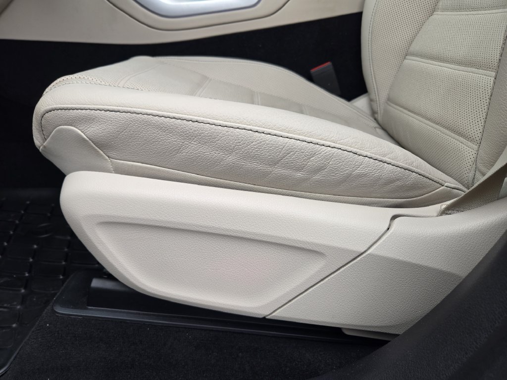 Used 2024 White Mercedes-Benz GLS 450 image 24