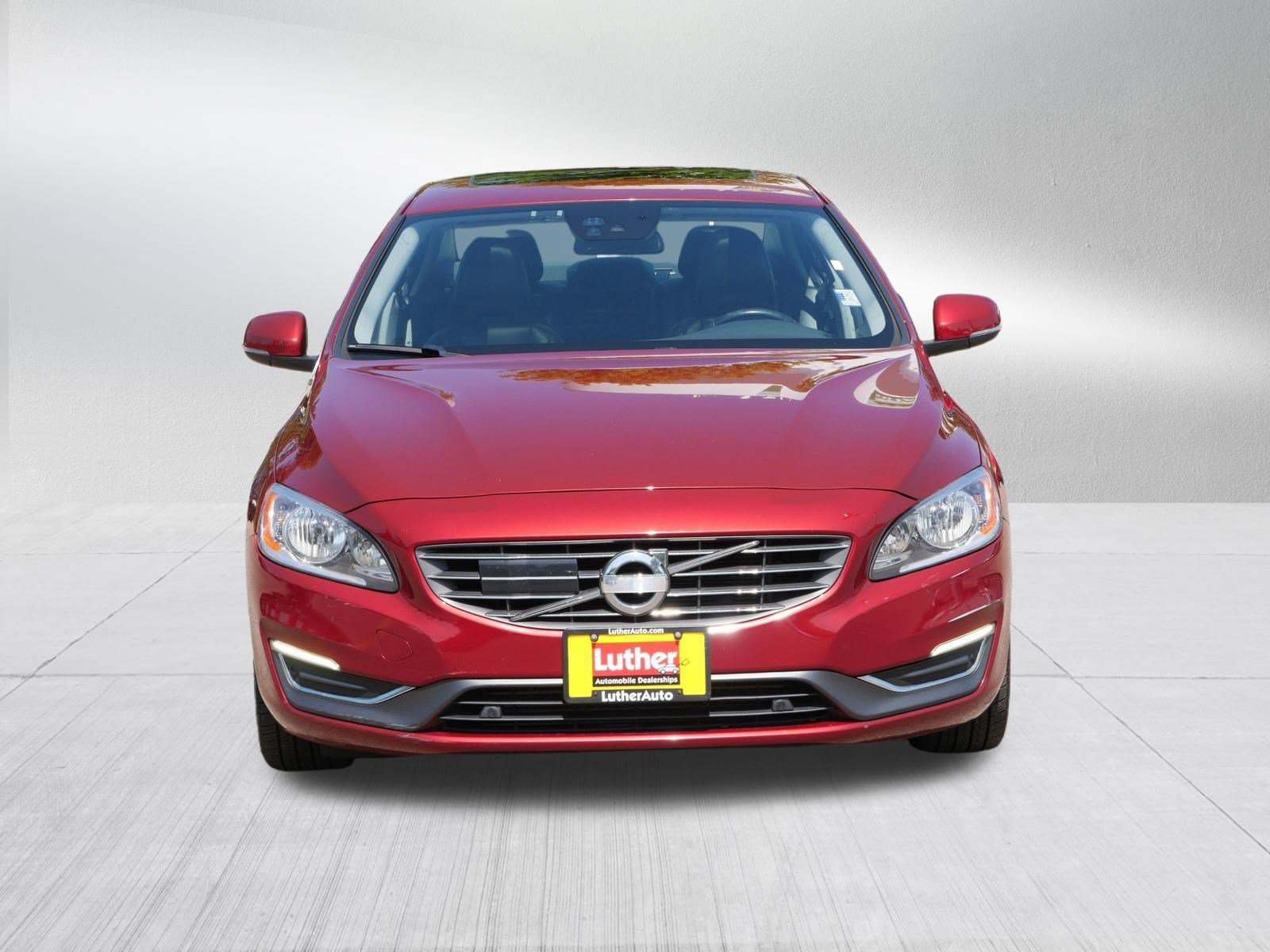 Used 2014 Red Volvo T5 image 2