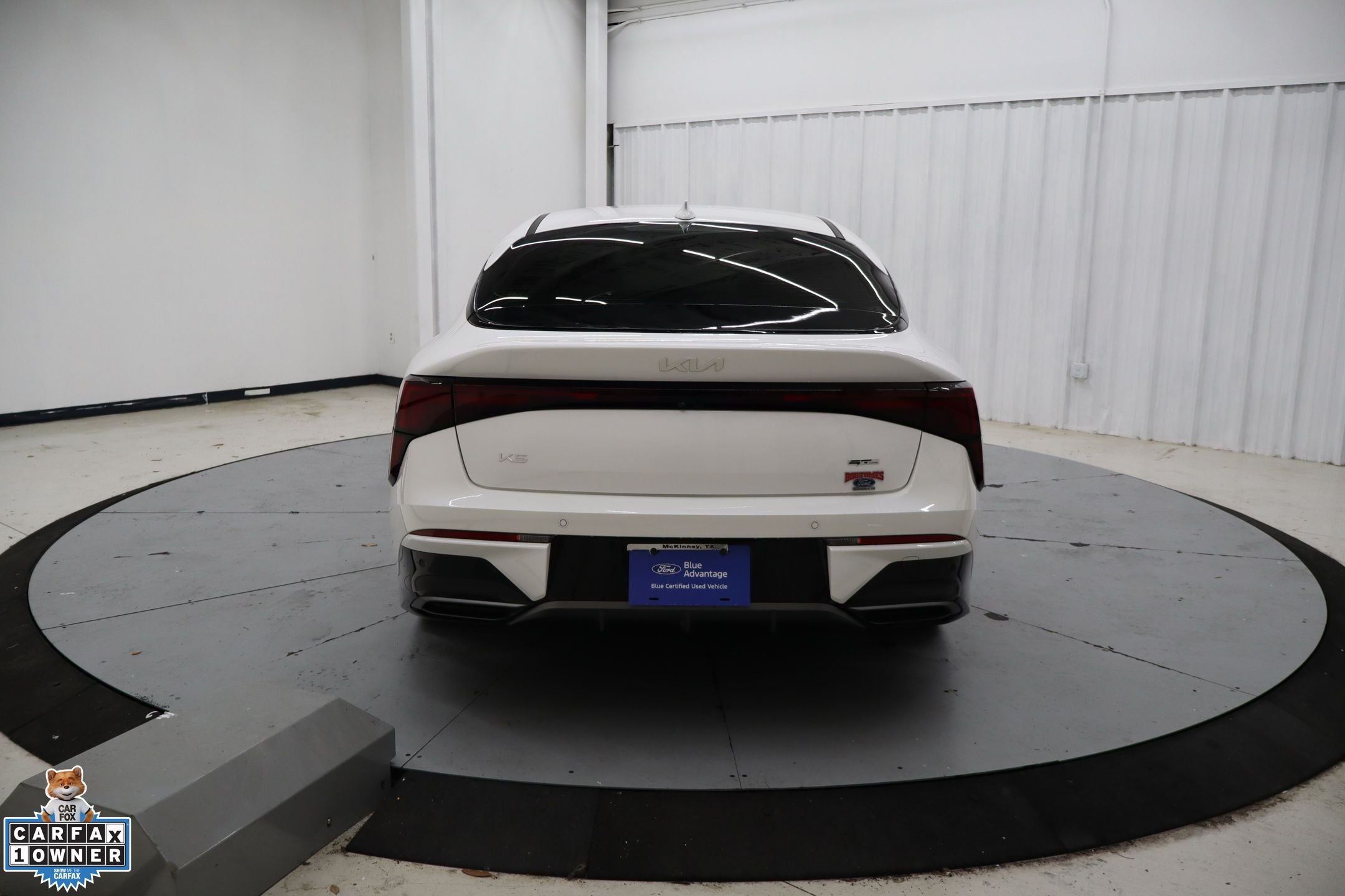 Used 2025 White Kia GT-Line image 4