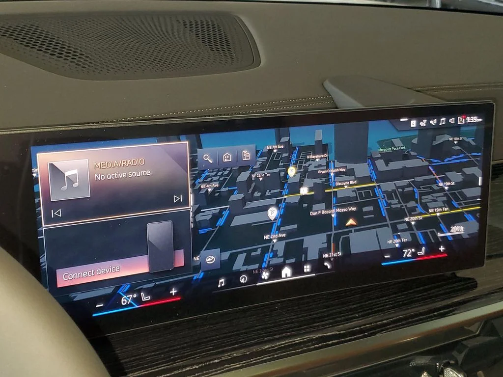 New 2026 White BMW sDrive40i image 21