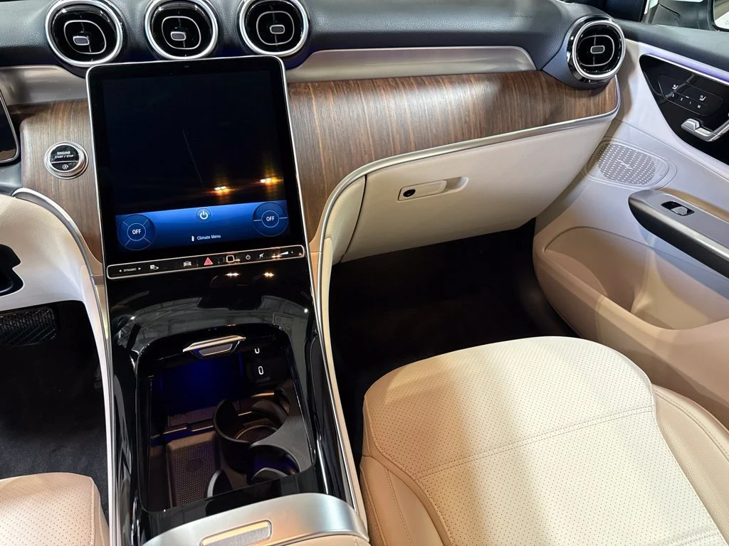 New 2027 Polar White Mercedes-Benz GLC 300 image 25